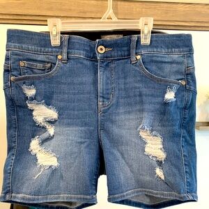 Torrid Bombshell premium denim shorts size 14